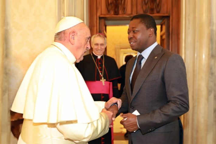 Faure Gnassingbe et le pape François comme messagers de la paix